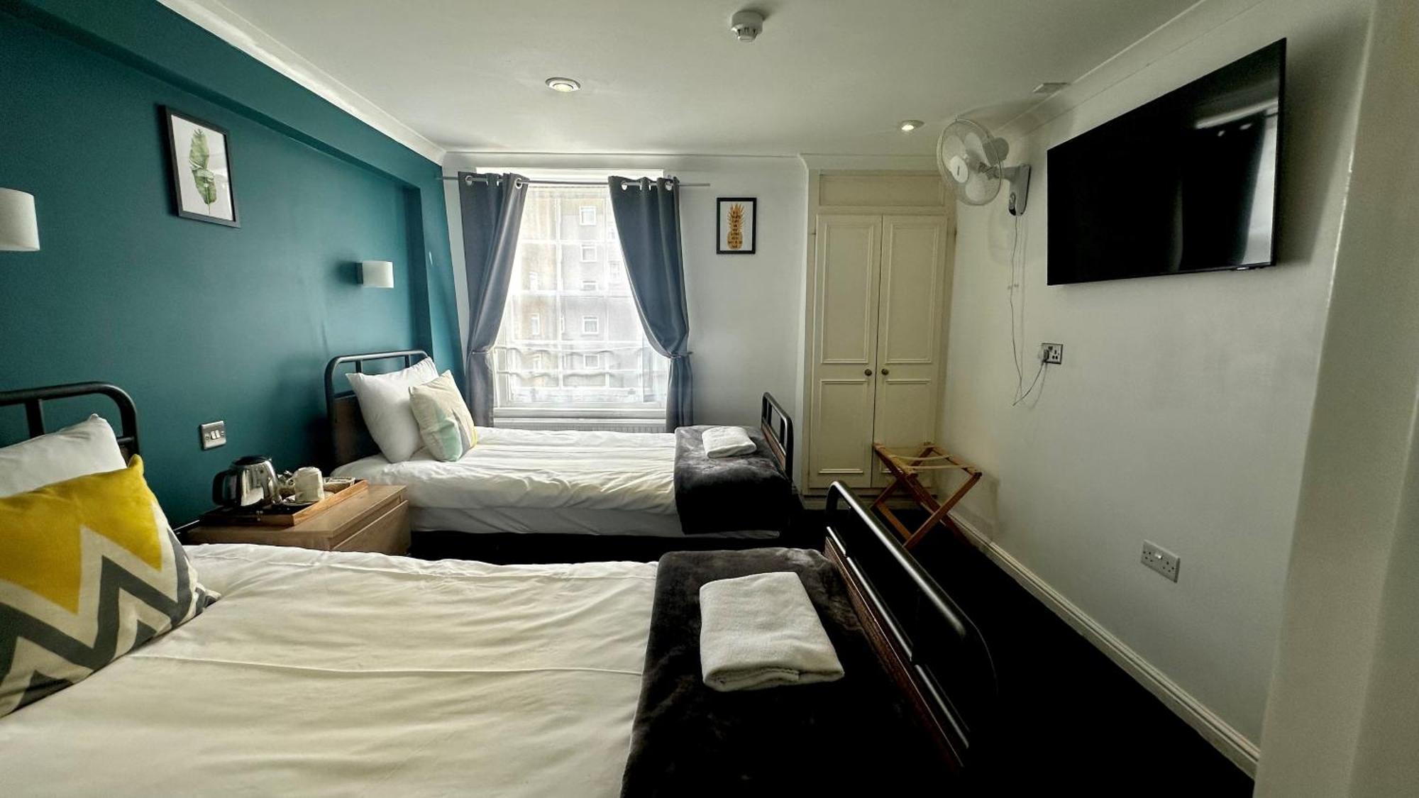 Smart Hyde Park View Хостел *