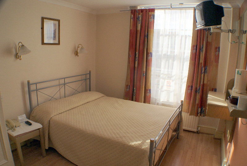 Smart Hyde Park View Хостел Лондон