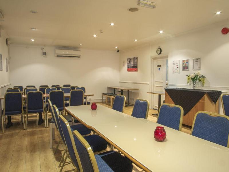 Хостел Smart Hyde Park View Лондон